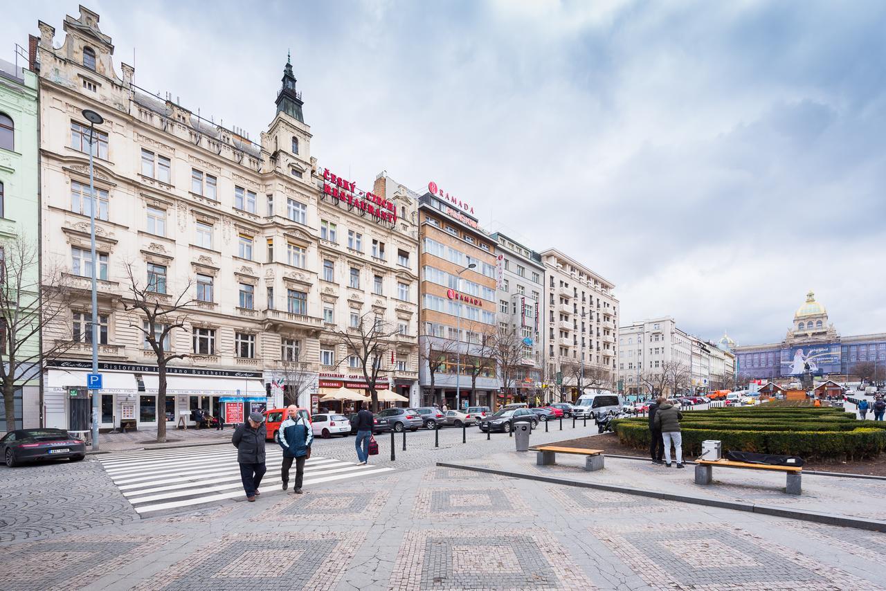 Wenceslas Square Apartment Praha Bagian luar foto