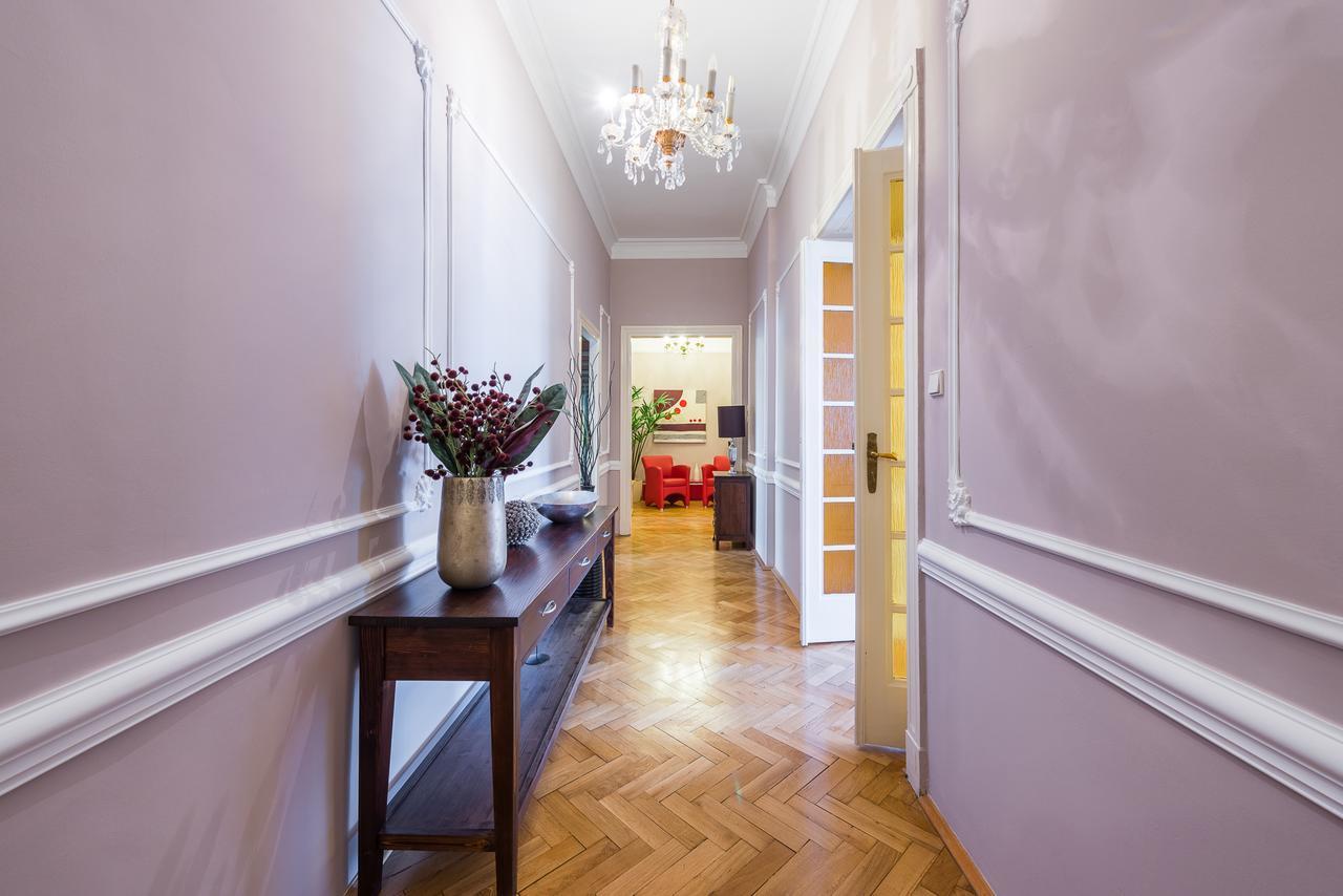 Wenceslas Square Apartment Praha Bagian luar foto