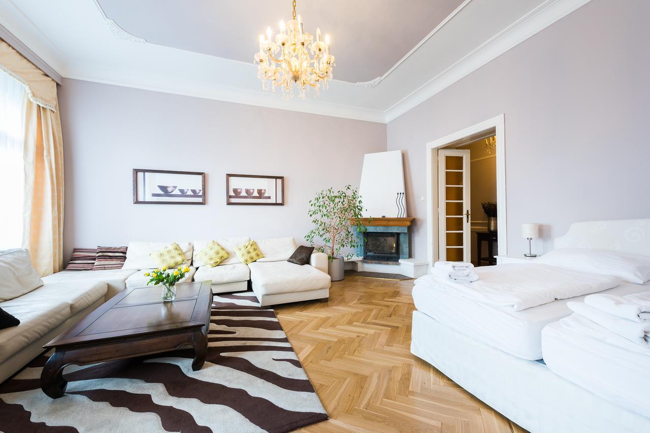 Wenceslas Square Apartment Praha Bagian luar foto