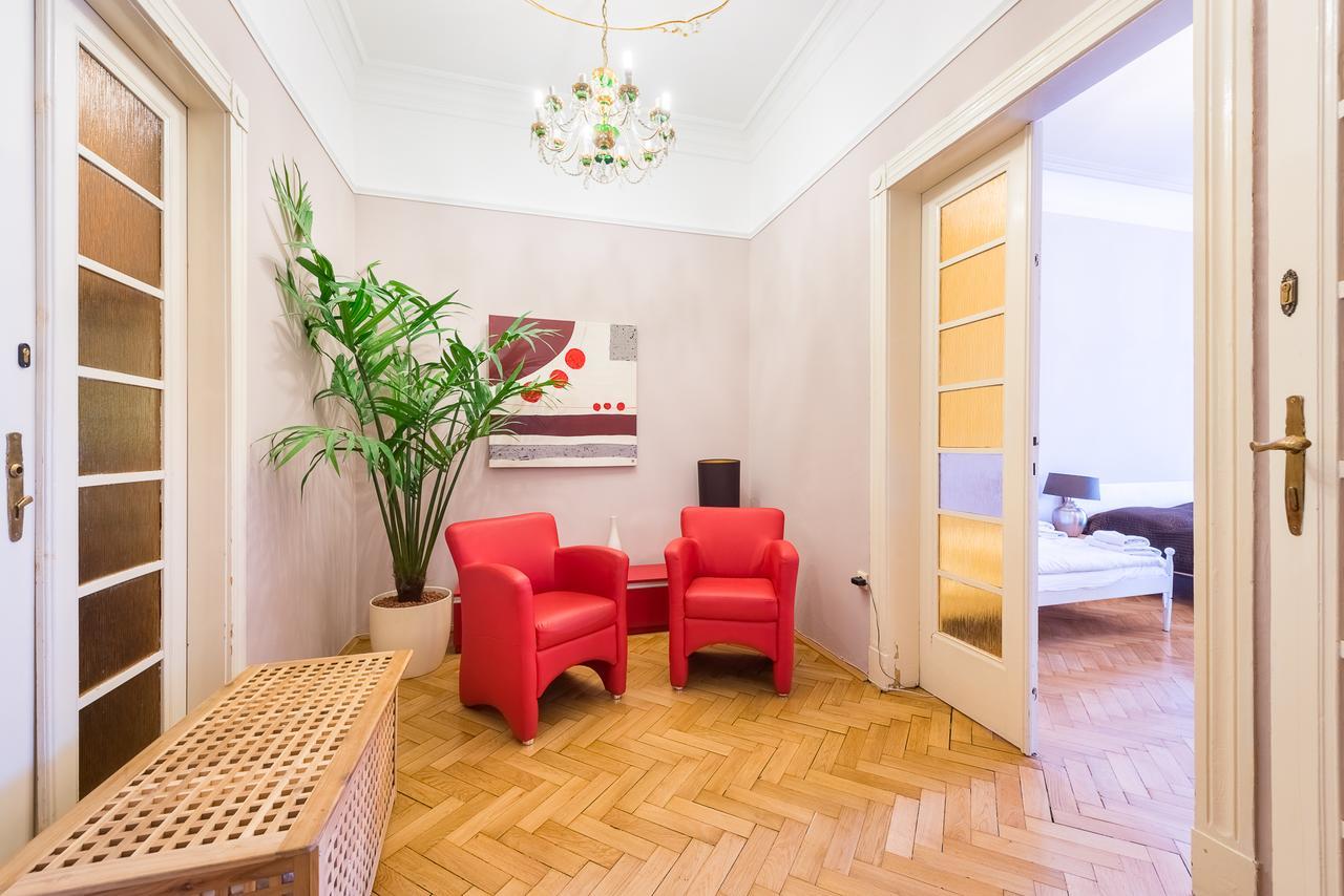Wenceslas Square Apartment Praha Bagian luar foto